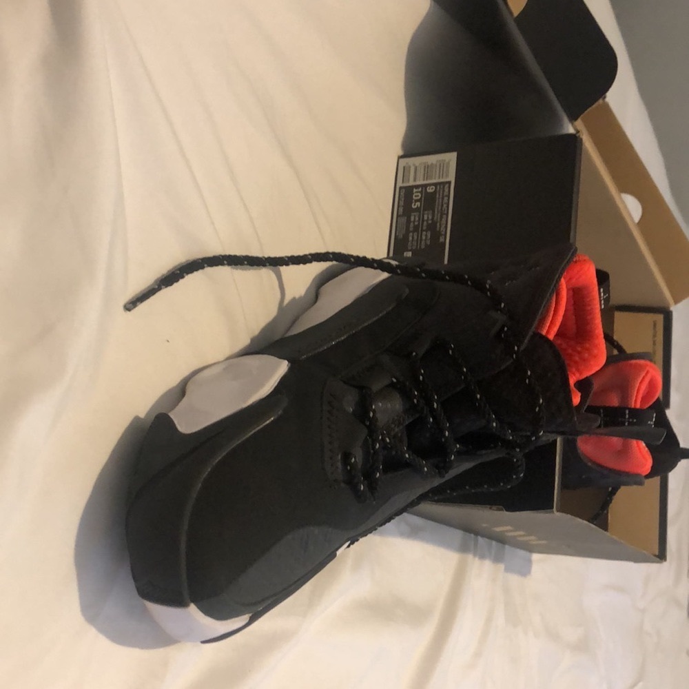 Theioth New Shoes